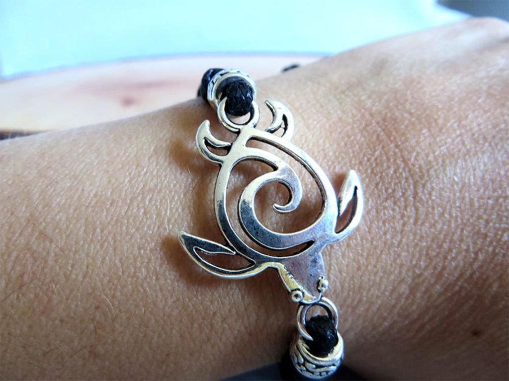bracciale artigianale uomo donna tartaruga tattoo maori
